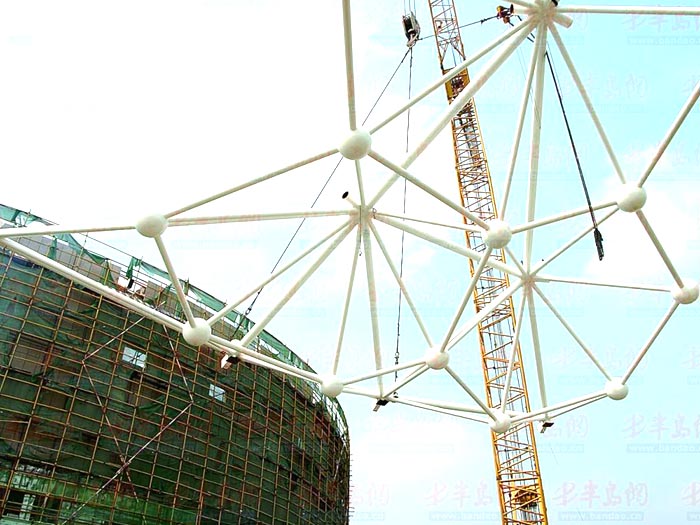 合山体育馆网架安装
